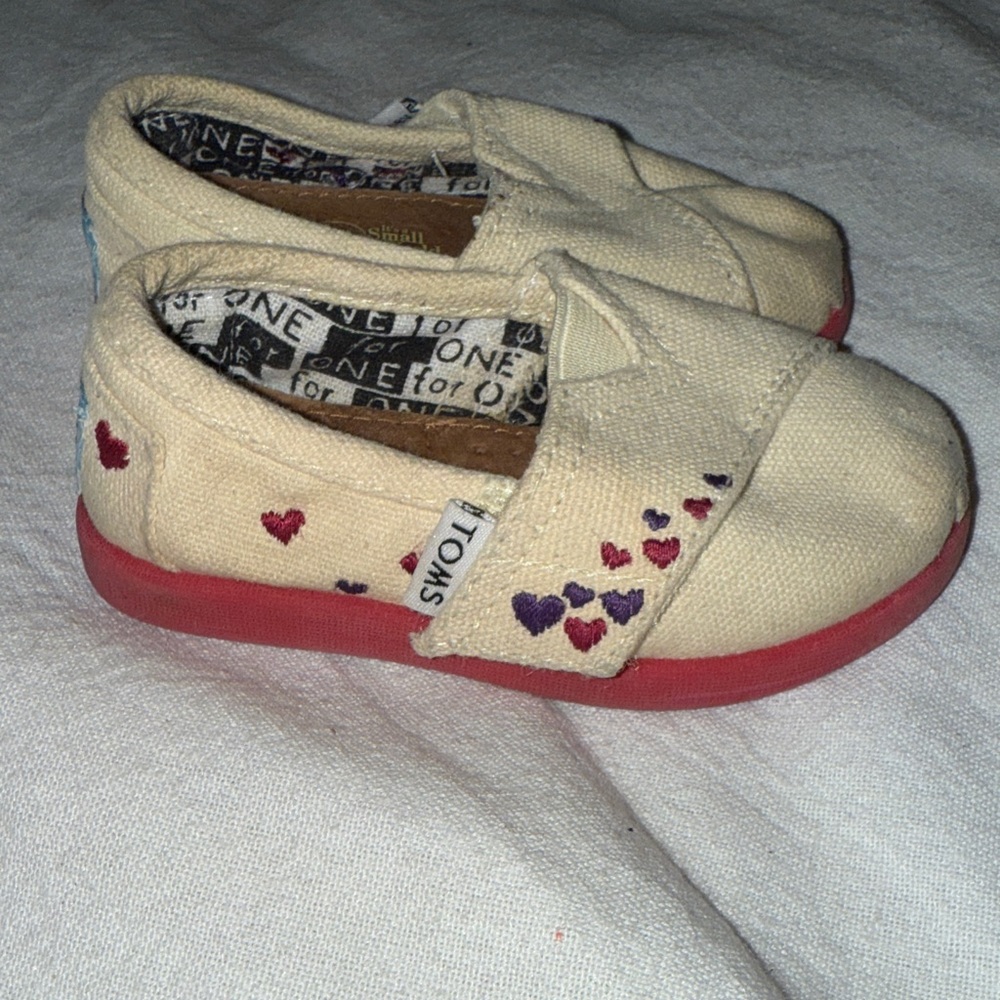 TOMS Kids Moccasins with Heart Design - Tan and Red